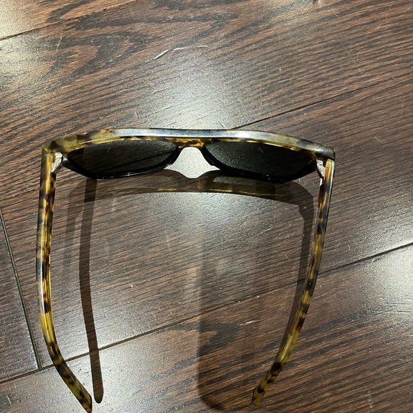 YSL sunglasses - Picture 4 of 4